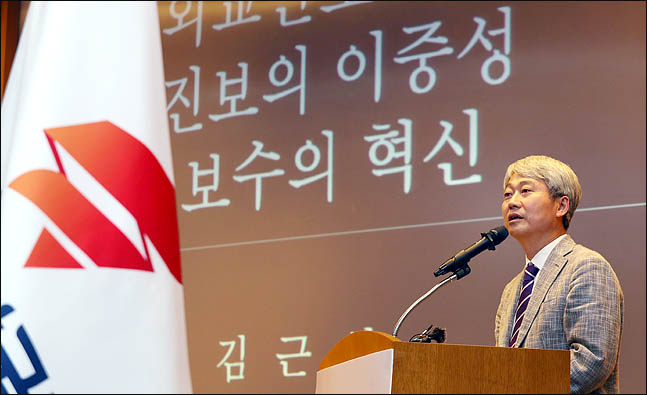 한국당 향한 국민의 첫 질문 "조국 낙마 어떻게?"