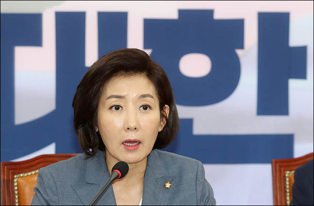 리더십 '휘청' 나경원, 청문회 배수진…한국당 "일단 힘 실어주자"