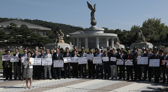 '악의적 방해에도' 교수 3천여명 조국 장관 교체 촉구