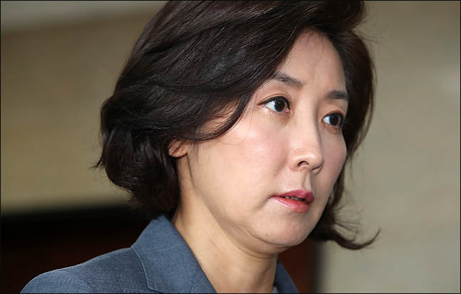 폭발한 나경원 "아들 원정출산·이중국적 아니다"…'작심 반박'