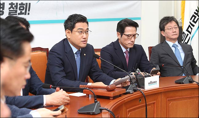 한국·바른미래 '십자포화'…"조국, 국회가 끌어내릴 것"