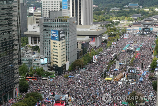 [광화문집회] 서울역까지 인산인해…한국당 "300만명 모였다"