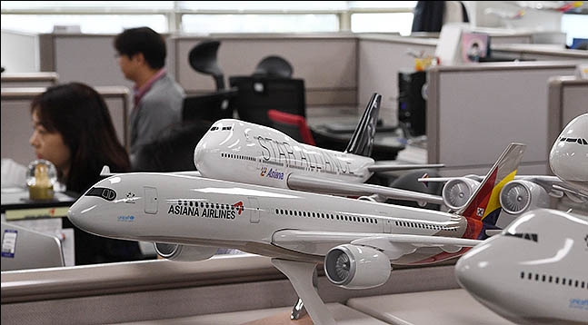 아시아나 여객기 인천공항서 엔진 화재···인명피해 없어