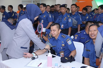 대웅제약, 인도네시아 현지 소방관 대상 의료봉사 진행