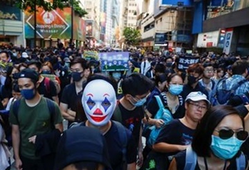'中 4중전회' 후 첫 홍콩 주말집회…관영 신화통신도 피습