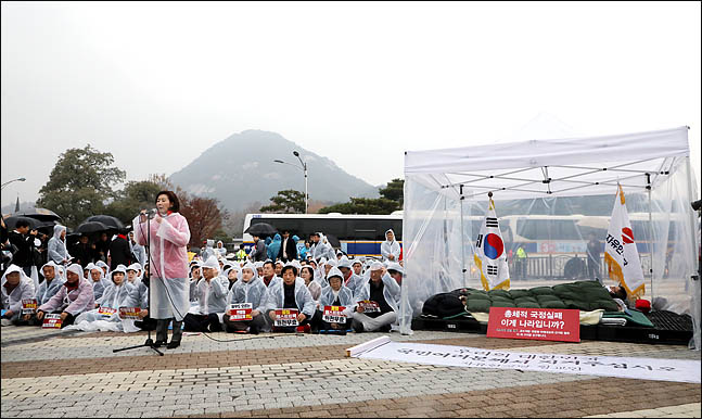 한국당, '황교안 단식'으로 '똘똘' 뭉치나