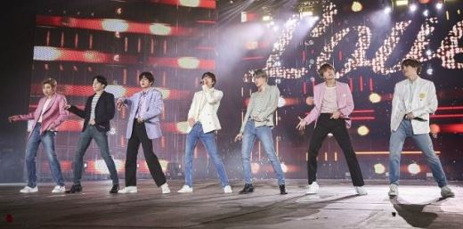 방탄소년단, 아메리칸 뮤직어워즈 3관왕 '또 새 역사 썼다'