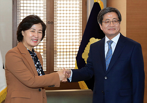 추미애, 김명수 대법원장 예방