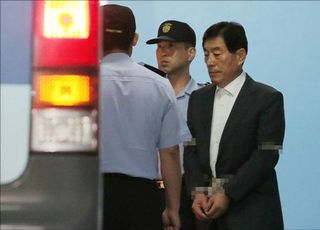 '민간인 댓글부대·정치공작' 원세훈, 1심서 징역 7년