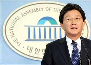 [속보] 유승민, 보수대통합 선언…"새보수당·한국당 신설합당"