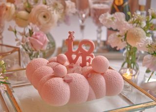 롯데호텔, 몽글몽글 연애감성 표현한 ‘화이트데이 버블 케이크’ 출시