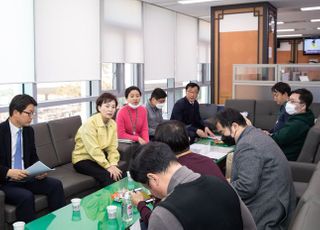 김현미 장관 “‘타다’ 금지 아니라 법적지위 만들어 주는 것”
