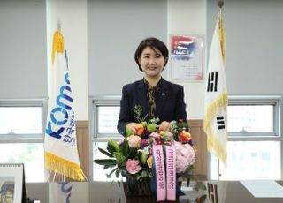 이연승 한국해양교통안전공단 이사장, 꽃 선물 릴레이 동참