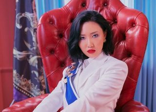 마마무 화사, 팝스타 두아 리파 ‘피지컬’ 피처링 참여…18일 발매