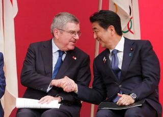 ‘봄 올림픽’ 군불 때는 IOC, 적절한 시기는?