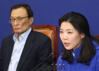 [총선2020] 신현영 '조국 딸 특혜' 발언 서둘러 해명…'반조국으로 몰릴라'
