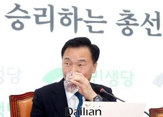 [총선2020] 손학규, 선대위원장 임명 7일 만에 등장…"비례2번, 야심 있었다"