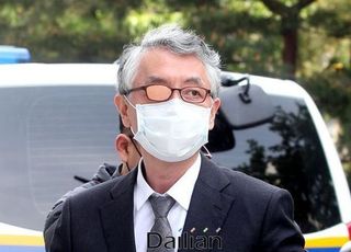문은상 신라젠 대표 구속… 법원 "증거인멸·도망우려 있어"