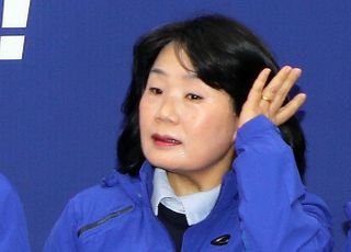 [윤미향 사태] 울먹인 김상희...민주당 의원 14명 "친일 세력의 부당공세"