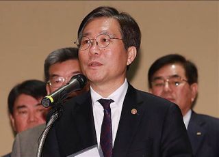 성윤모 장관 "바이오산업, 포스트 코로나 버팀목"