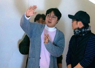 [D:인터뷰] 신원호 감독 "전미도, 든든하고 똑똑한 큰딸 같아"