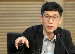 진중권도 대북전단 금지법 반대 "민족보안법 위험하다"