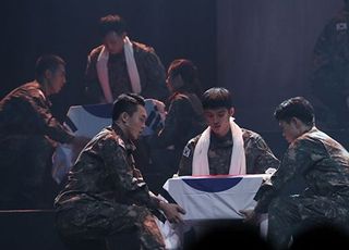 팬·정치권 반발→수도권 방역 강화…골머리 앓는 뮤지컬 '귀환'