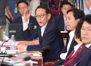 민주당, 단독 법사위 강행…김도읍 "사법부 장악 통한 '한명숙 구하기'"