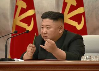 김정은, 대남 군사행동계획 보류 지시…일단 '숨고르기'