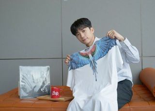2PM 우영, 전역 후 훈훈한 행보…애장품 판매 수익금 전액 기부