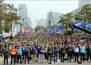 [박영국의 디스] 전문 시위꾼 되는 법 알려주세요