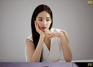 [D:FOCUS]김유미 청순-시크 오가는 '화보 장인'