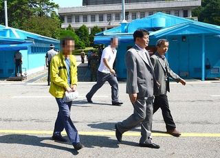 대남 비난 삼간 북한, '월북 탈북민' 송환할까