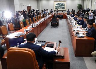 '절차는 요식행위일 뿐'…與, 부동산법 이어 공수처 후속 3법도 강행처리