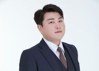 김호중 '폭행설 제기한' 前 여친 아버지 고소