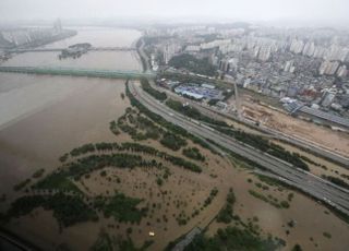 역대급 폭우에 차량 피해도 급증…보험 보상은 어떻게?