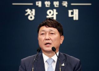 청와대 "김종인 '대통령과 대화' 입장 다행…협의 착수하자"