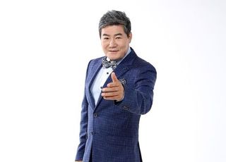 '히든싱어' 진성, 모창 능력자들과 대결...정동원-김수찬-김희재 판정단 출연