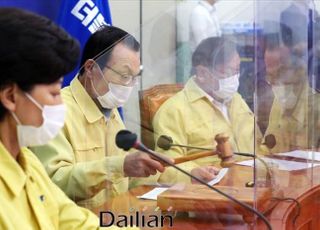 [속보] 민주당 지도부 전원, 코로나19 검사결과 '음성'