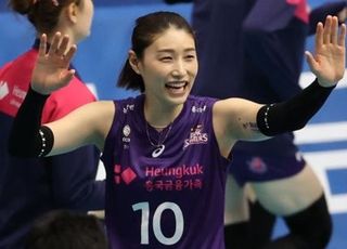 ‘김연경 가세’ 흥국생명, 몰빵 배구 넘어선 우승후보