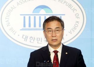 최형두 "추미애 사태, 문대통령까지 위협하는 상황"