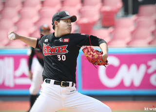 신인왕 후보 소형준, KBO 리그 8월 MVP 선정