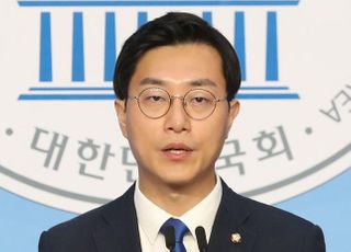 장경태, 秋 부부 민원 문건 공개에 "부모·자식 관계 단절해야하나"