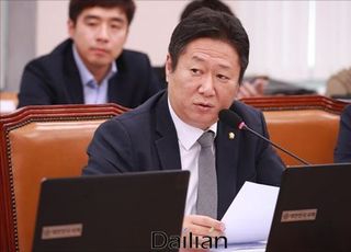 여당, 일반국민 '실명 적폐몰이'…'추미애 사태' 대응, 이성 잃었다