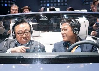 [CES 2020] 삼성전자 부스서 ‘차량용 콕핏’ 탑승한 박정호-고동진 사장