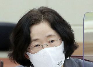 &lt;포토&gt; 정무위 답변하는 조성욱 공정거래위원장