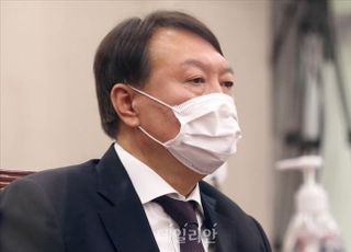 '직무배제' 윤석열, 대선주자 선호도 오차범위 2위…굳어진 3강