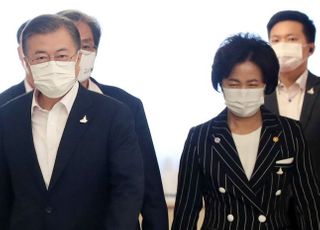 법무부 "추미애, 문대통령 면담…사퇴 논의 전혀 없었다"