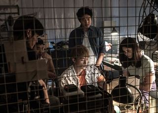 [볼 만해?] '용루각:비정도시', 실소조차 나오지 않는 뻔한 액션물