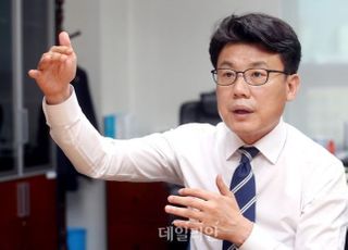 진성준 "부동산, 정책 아닌 '시장 실패'…금리 올려야"